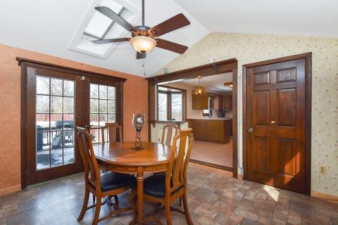52 Kerry Dr, Springfield, MA 01118 photo 3