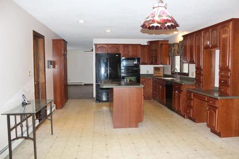 9 Oak Knoll Ln, Upton, MA 01568 photo 2