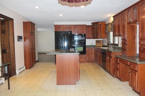 9 Oak Knoll Ln, Upton, MA 01568 photo 3
