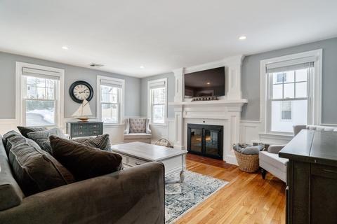 47 Harvard St, Reading, MA 01867 photo 2