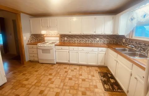 141 Mccloskey St, Fall River, MA 02723 photo 3
