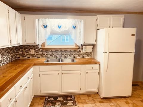 141 Mccloskey St, Fall River, MA 02723 photo 2