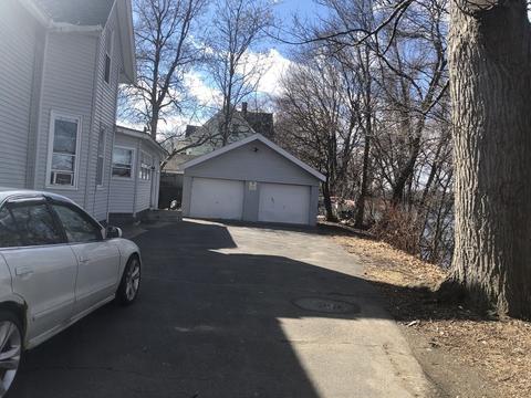 33 Emerson St, Chicopee, MA 01013 photo 2