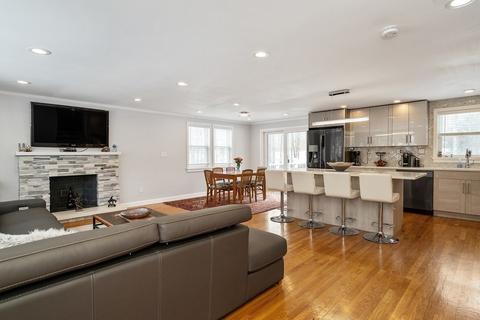 186 Robert Rd, Dedham, MA 02026 photo 4