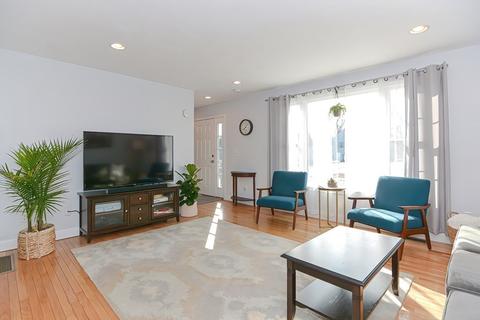262 Dexter St, Fall River, MA 02720 photo 4