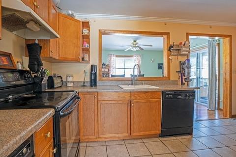 29 Mutter St, Easthampton, MA 01027 photo 4