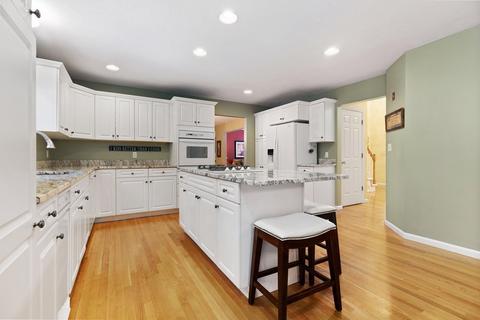45 Knob Hill Cir, Canton, MA 02021 photo 15
