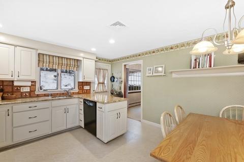 17 Nardone Rd, Needham, MA 02492 photo 2