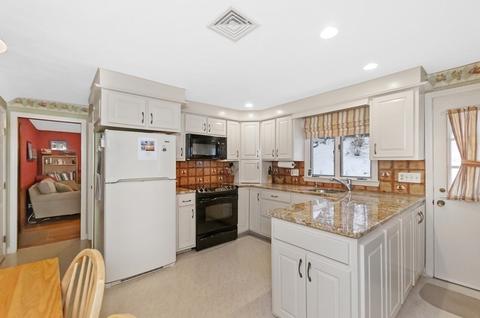 17 Nardone Rd, Needham, MA 02492 photo 4