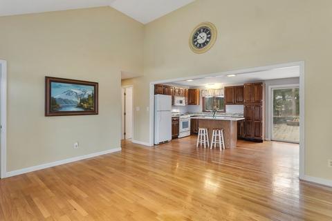 111 Nottingham Dr, Barnstable, MA 02632 photo 8