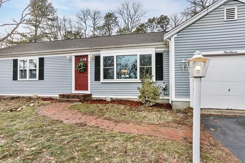 111 Nottingham Dr, Barnstable, MA 02632 photo 1