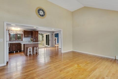 111 Nottingham Dr, Barnstable, MA 02632 photo 9