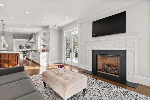 16 Pine St, Wellesley, MA 02481 photo 10
