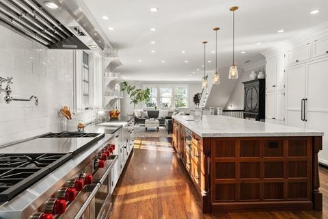 16 Pine St, Wellesley, MA 02481 photo 8