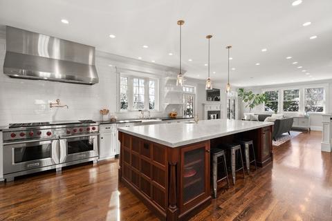16 Pine St, Wellesley, MA 02481 photo 6