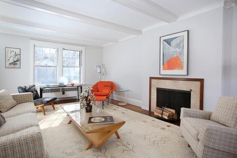 136 Willard Rd, Brookline, MA 02445 photo 3