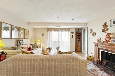 39 Parlin St #105, Everett, MA 02149 photo 7