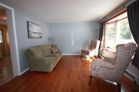 28 El Caney Rd, Worcester, MA 01603 photo 4
