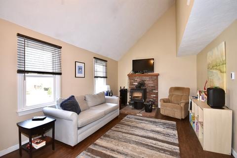 7 Fairfield Dr, Wareham, MA 02571 photo 3