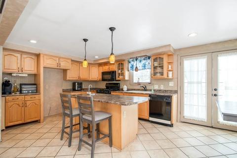 124 Joan St, Springfield, MA 01129 photo 6