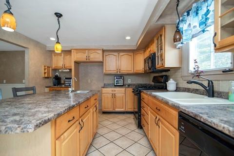 124 Joan St, Springfield, MA 01129 photo 8