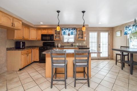 124 Joan St, Springfield, MA 01129 photo 5