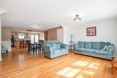 124 Joan St, Springfield, MA 01129 photo 3