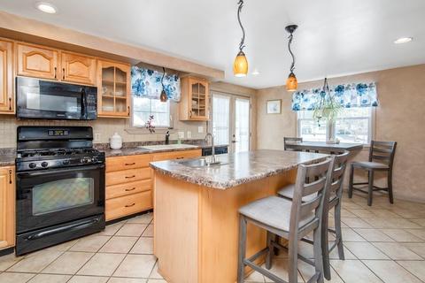 124 Joan St, Springfield, MA 01129 photo 7