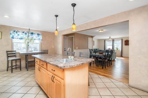 124 Joan St, Springfield, MA 01129 photo 9