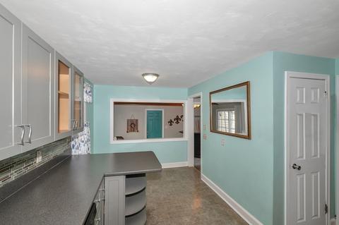 30 Gorman Ln, Springfield, MA 01118 photo 9
