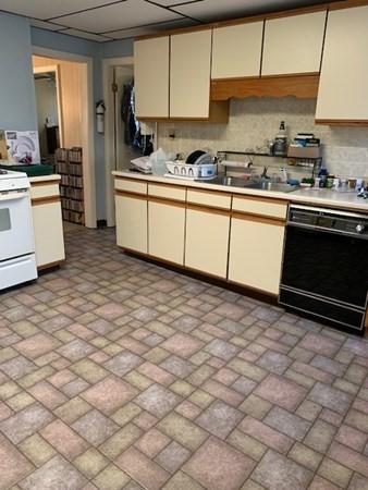 22 Wilcox St, Fall River, MA 02724 photo 9