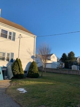 22 Wilcox St, Fall River, MA 02724 photo 2