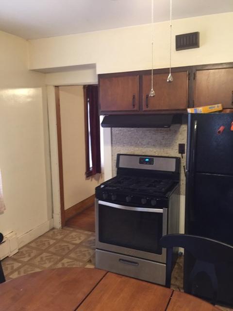 74 Duryea St, Springfield, MA 01104 photo 4