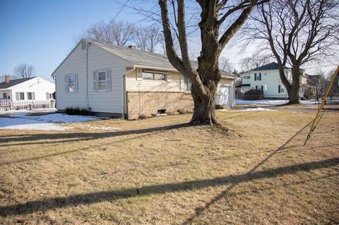 405 Chicopee St, Chicopee, MA 01013 photo 4