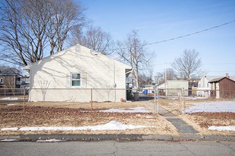 405 Chicopee St, Chicopee, MA 01013 photo 24