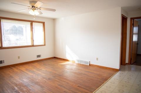 405 Chicopee St, Chicopee, MA 01013 photo 9