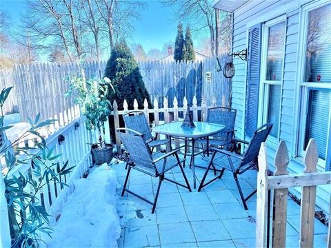 7 Groton St, Springfield, MA 01129 photo 2
