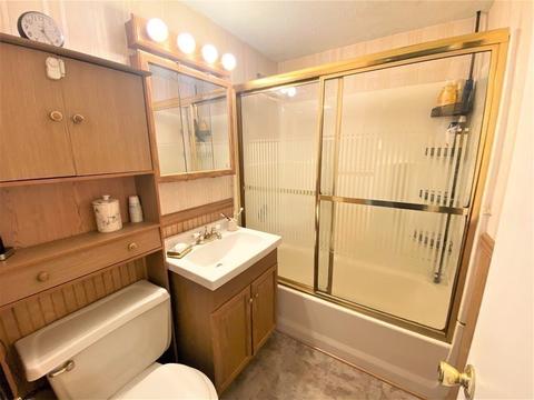 7 Groton St, Springfield, MA 01129 photo 8