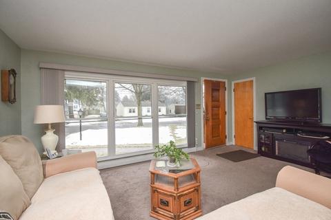 12 Brittany Rd, Springfield, MA 01151 photo 4