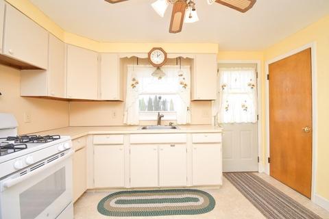 12 Brittany Rd, Springfield, MA 01151 photo 7