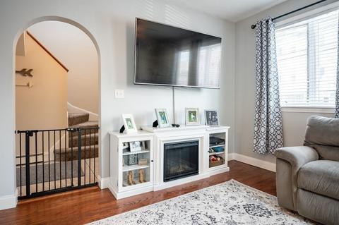 16 Myrtle St, Everett, MA 02149 photo 5