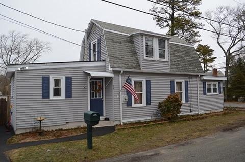 58 Choctaw Dr, Buzzards Bay, MA 02532 photo 2
