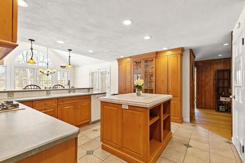 44 Lantern Ln, Sharon, MA 02067 photo 8