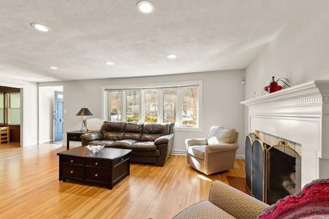 44 Lantern Ln, Sharon, MA 02067 photo 3