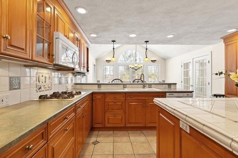 44 Lantern Ln, Sharon, MA 02067 photo 9