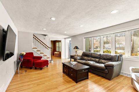 44 Lantern Ln, Sharon, MA 02067 photo 2