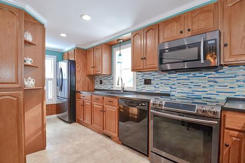 149 Maple St, Warren, MA 01083 photo 2
