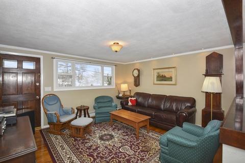 96 Derby St, Worcester, MA 01604 photo 2