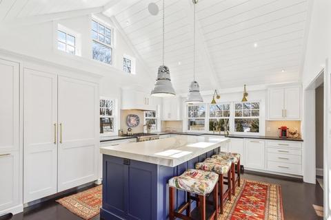 62 School St, Hingham, MA 02043 photo 5