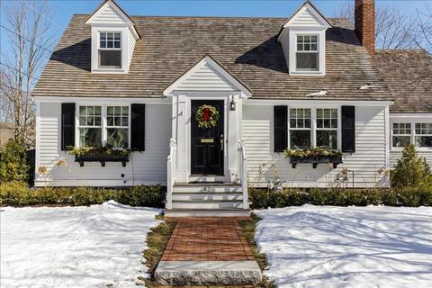 62 School St, Hingham, MA 02043 photo 1